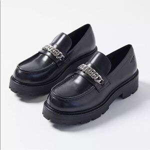 Vagabond Cosmo 2.0 chain leather loafers
